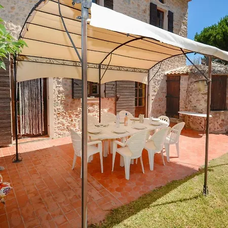 Сasa de vacaciones Lovely In With Kitchen