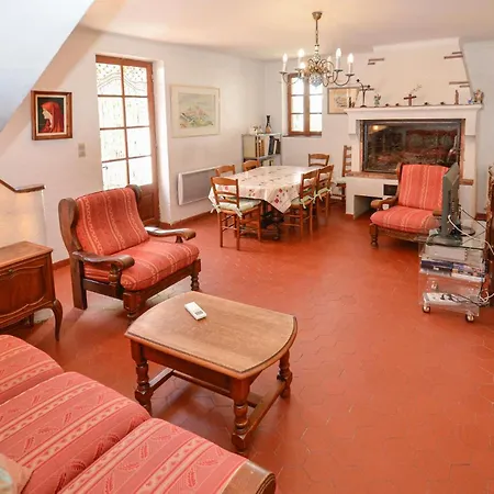 Lovely In With Kitchen Holiday home