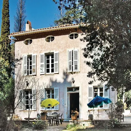 Lovely In With Kitchen Holiday home