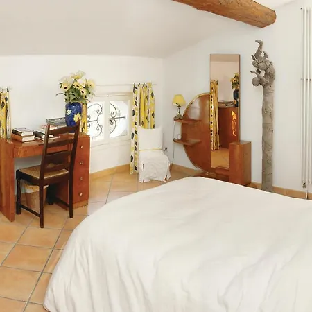Lovely In With Kitchen Holiday home