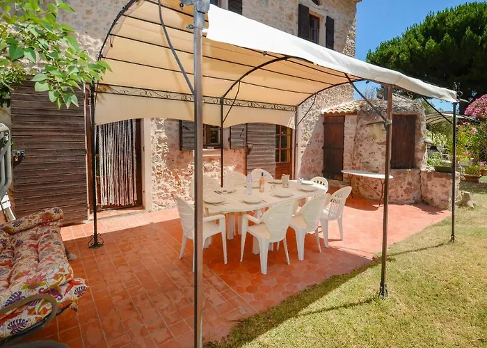 Сasa de vacaciones Lovely In With Kitchen