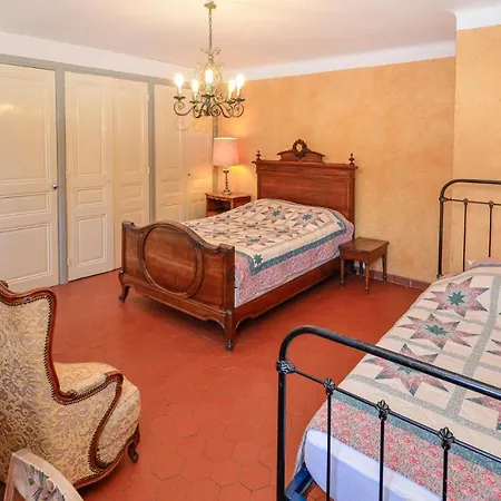 Tatil Evi Lovely In With Kitchen La Garde (Var)